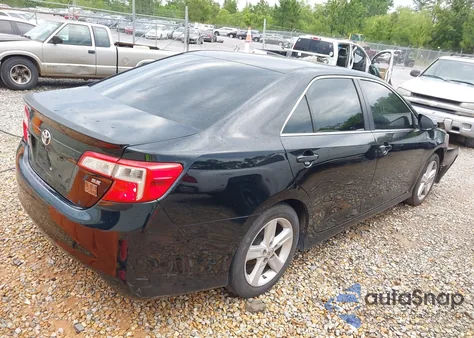 2014 Toyota Camry Se z USA, uszkodzony, nr VIN 4T1BF1FK0EU870638